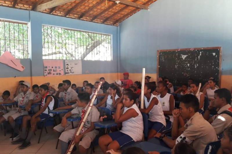 O município de Salvaterra, no Marajó, recebeu durante toda a semana passada até a última segunda-feira (26) as ações educativas do Departamento de Trânsito do Estado do Pará (Detran). 

FOTO: ROSE BARBOSA / ASCOM DETRAN
DATA: 26.11.2018
SALVATERRA - PARÁ <div class='credito_fotos'>Foto: ROSE BARBOSA / ASCOM DETRAN   |   <a href='/midias/2018/originais/dbc12610-29a8-4fa1-92ad-5b9fe7898140.jpg' download><i class='fa-solid fa-download'></i> Download</a></div>