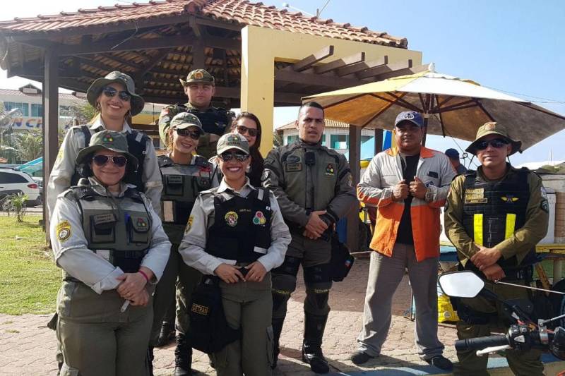 Para garantir maior segurança e tranquilidade no retorno à Região Metropolitana de Belém no feriado prolongado, o governo do Estado adotará uma medida inédita na Rodovia BR-316: a inversão de uma faixa, em sete quilômetros, no sentido de saída da capital, nesta terça-feira (13), das 16 às 22 h, e na quarta-feira (14), das 06 às 14 h. A medida visa permitir a fluidez do tráfego de veículos entre o KM-13, no município de Marituba, próximo ao Instituto de Ensino de Segurança Pública (Iesp), e o KM-06, no município de Ananindeua, no retorno após o posto de serviço da Polícia Rodoviária Federal.
FOTO: ASCOM / NGTM
DATA:13.02.2018
BELÉM - PARÁ <div class='credito_fotos'>Foto: ASCOM NGTM | <a href='/midias/2018/originais/dbc24156-a9bb-426c-944a-4cdaaa534e11.jpg' download><i class='fa-solid fa-download'></i> Download</a></div>