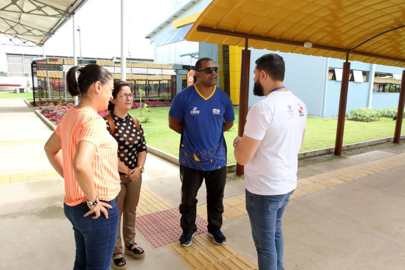 O Centro Integrado de Inclusão e Reabilitação (CIIR), em Belém, recebeu no último sábado (1°) a visita do tetracampeão paralímpico de judô Antônio Tenório. Acompanhado pelo diretor-executivo do Centro, José Neto, de outros diretores e fisioterapeutas, que descreveram a estrutura oferecida à população, o paratleta aprovou os recursos disponíveis no espaço.

FOTO: CRISTINO MARTINS / AG. PARÁ
DATA: 01.12.2018
BELÉM - PARÁ <div class='credito_fotos'>Foto: Cristino Martins/Ag. Pará   |   <a href='/midias/2018/originais/dc2640ec-ab64-43c6-ace1-889a3ba7db77.jpg' download><i class='fa-solid fa-download'></i> Download</a></div>