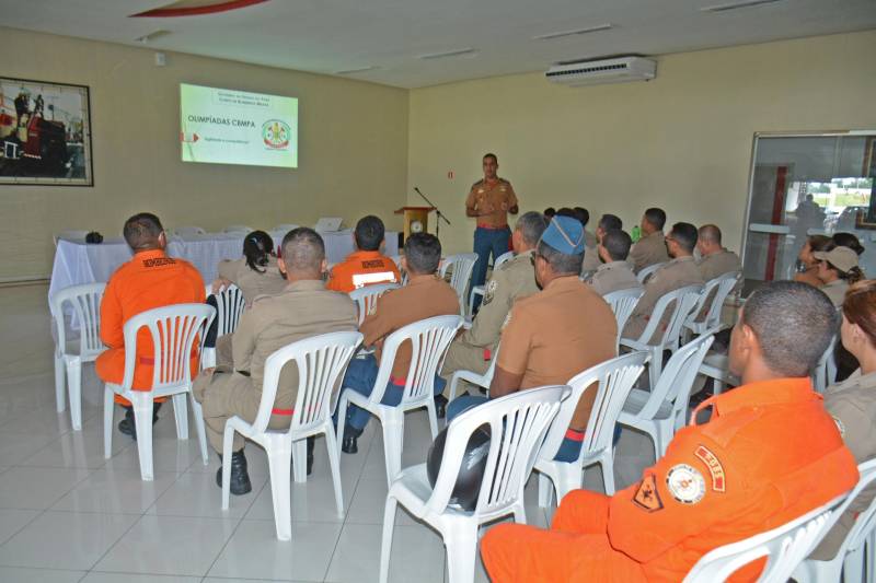 As comemorações pelo Dia Nacional do Bombeiro, 2 de julho, já iniciaram na capital paraense. O Corpo de Bombeiros Militar do Pará (CBMPA) realiza uma extensa programação de atividades (foto), que incluem as olimpíadas profissionais, curso de combate a incêndio para a comunidade, seminário de atividades aquáticas, doação de sangue e o tradicional ato solene de comemoração, que ocorrerá no dia 29 de junho, no Comando Geral da corporação. A data, que comemora 162 anos de existência da instituição centenária, traz a memória dos militares e a importância de cultivar as tradições históricas da corporação e preservar o interesse do bombeiro militar de servir à população.

FOTO: ASCOM / CBMPA
DATA: 13.06.2018
BELÉM - PARÁ <div class='credito_fotos'>Foto: Ascom CBMPA   |   <a href='/midias/2018/originais/dc4e1a32-b4dd-4d45-a4e3-84399d6d4a1d.jpg' download><i class='fa-solid fa-download'></i> Download</a></div>