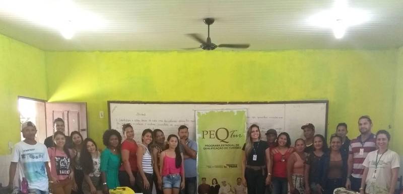 Foi pensando em melhorar a eficiência na qualidade dos serviços prestados em bares e restaurantes dos balneários no município de Santa Bárbara, localizado a 40 km da capital, Polo Turístico Belém, a Secretaria de Estado de Turismo (Setur), através do Programa Estadual de Qualificação do Turismo do (PEQTur), em parceria com o Serviço Nacional de Aprendizagem Comercial (Senac) conclui, nesta sexta-feira (15), o curso Qualidade de Atendimento ao Turista.
FOTO: ASCOM SETUR
DATA: 15.06.2018
SANTA BÁRBARA - PARÁ <div class='credito_fotos'>Foto: ASCOM SETUR | <a href='/midias/2018/originais/dd0c862f-9d3f-4782-b6b7-d1254d21fa69.jpg' download><i class='fa-solid fa-download'></i> Download</a></div>