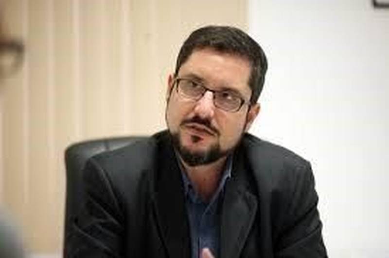 A Gerência de Captação de Doadores (Gecad) da Fundação Centro de Hemoterapia e Hematologia do Pará (Hemopa) realizou capacitação para Formação de Agentes Multiplicadores em parceria com o Hospital Jean Bitar (HJB) que possui Agência Transfusional (AT), abastecida pelo hemocentro. A ação teve o objetivo de elevar o número de coletas de sangue, tendo em vista que Hemopa vem enfrentando uma significativa baixa de mais de 40% no estoque de sangue, provocada, entre outros motivos, pelas intensas chuvas que dificultam o acesso de voluntários da doação de sangue. A ação foi coordenada pela titular da Gecad, a assistente social Juciara Farias, que ministrou a capacitação, dia 18, para cerca de 20 integrantes do Grupo de Trabalho de Humanização (GTH) do HJB que vai reforçar um trabalho de sensibilização que já vem sendo desenvolvido junto aos colaboradores, familiares e amigos de usuários internados na unidade hospitalar. Na foto, o diretor executivo do HJB, Giovani Merenda .

FOTO: THIAGO GOMES / ARQUIVO AG. PARÁ
DATA: 27.01.20187
BELÉM - PARÁ <div class='credito_fotos'>Foto: Thiago Gomes /Ag. Pará   |   <a href='/midias/2018/originais/de4401e8-c25e-49c1-b860-e8cf3433ff8a.jpg' download><i class='fa-solid fa-download'></i> Download</a></div>