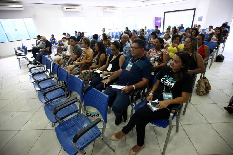 Um avião que teria explodido no ar sem deixar nenhum vestígio, um atleta difamado como criminoso e a foto de uma pessoa pública divulgada nas redes sociais, como portadora de doença. Estes foram apenas alguns dos casos listados no segundo dia do Encontro de Comunicação do Pará (Publicom), no município de Altamira, nesta sexta-feira, 13, no auditório da Associação Comercial Industrial e Agropastoril (Aciapa).
FOTO: MARCELO LÉLIS / AG. PARÁ
DATA: 13.04.2018
ALTAMIRA - PARÁ <div class='credito_fotos'>Foto: Marcelo Lelis / Ag. Pará | <a href='/midias/2018/originais/deddf37e-18af-4275-a22a-3762daaf3652.jpg' download><i class='fa-solid fa-download'></i> Download</a></div>