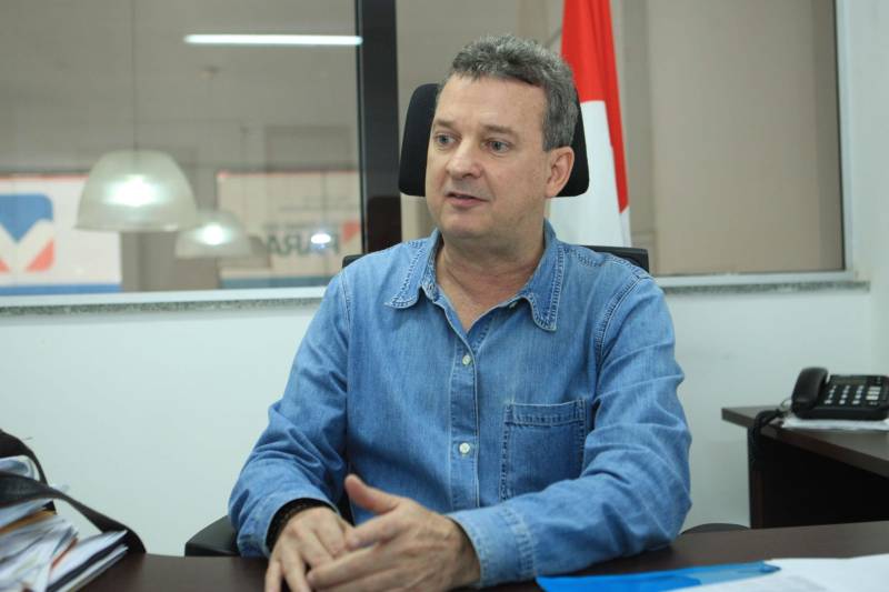 Com o aumento da procura pelos balneários durante o verão amazônico, o Procon do Pará iniciou uma caravana de fiscalização que ocorre até o dia 31 de julho. Na foto, o diretor do Procon, Moyses Bendahan.
FOTO: CARLOS SODRÉ / AG. PARÁ
DATA: 09.07.2018
BELÉM - PARÁ
<div class='credito_fotos'>Foto: CARLOS SODRÉ / AG. PARÁ | <a href='/midias/2018/originais/dfc91c04-08b0-4868-9271-00e62c02a39b.jpg' download><i class='fa-solid fa-download'></i> Download</a></div>