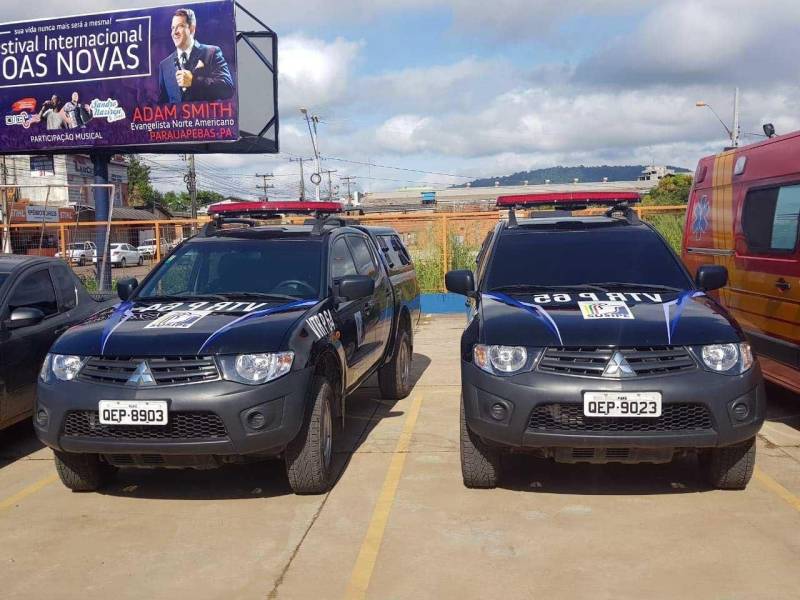 Durante a cerimônia também foram entregues dois veículos (foto) à Superintendência do Sistema Penitenciário do Estado (Susipe) para transporte de presos, para atendimento na região Carajás, sendo uma para Parauapebas e outro para o município de Marabá. Os veículos são usados na movimentação de custodiados para audiências com a Justiça, entre outros serviços operacionais.
FOTO: KÉLIA SANTOS / ASCOM CRGSP
DATA: 19.05.2018
PARAUAPEBAS - PARÁ <div class='credito_fotos'>Foto: KÉLIA SANTOS / ASCOM CRGSP | <a href='/midias/2018/originais/e0e28194-9f29-4a1e-bd6b-a795c2231a78.jpg' download><i class='fa-solid fa-download'></i> Download</a></div>