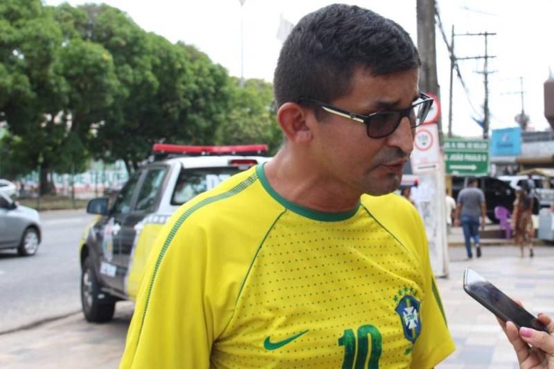 A partir desta quinta-feira (01), cerca de 15 agentes de fiscalização do Departamento de Trânsito do Estado estarão responsáveis pelo controle do fluxo de toda a extensão do quilômetro 0 ao 18 da BR 316. A concessão da via feita pelo Governo Federal ao Estado abrange três municípios: Belém, Ananindeua e Marituba. Na foto, o consultor de marketing Alex Araújo aprovou a nova mudança.
FOTO: ASCOM DETRAN
DATA: 01.11.2018
ANANINDEUA - PARÁ <div class='credito_fotos'>Foto: ASCOM DETRAN | <a href='/midias/2018/originais/e0e41a61-67f6-4af2-b96d-7ae0106f6c30.jpg' download><i class='fa-solid fa-download'></i> Download</a></div>