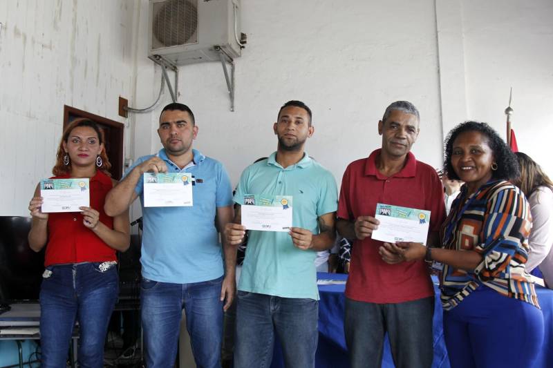 A Superintendência do Sistema Penitenciário do Estado (Susipe) realizou nesta quinta-feira, 10, a premiação do 3º Concurso de Redação realizado pela Defensoria Pública da União (DPU), com o apoio do Departamento Penitenciário Nacional (Depen), e que teve como tema "Mais direitos, menos grades". O evento teve por objetivo a certificação dos internos custodiados no Centro de Recuperação do Coqueiro (CRC), que conquistaram os três primeiros lugares de todo o Brasil.
FOTO: AKIRA ONUMA / ASCOM SUSIPE
DATA: 10.05.2018
BELÉM - PARÁ <div class='credito_fotos'>Foto: Akira Onuma / Ascom Susipe | <a href='/midias/2018/originais/e2de7742-d776-4789-9c2f-9003025a025e.jpg' download><i class='fa-solid fa-download'></i> Download</a></div>