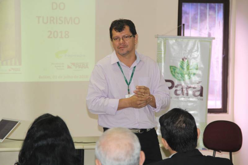Acompanhar o impacto do setor de turismo na economia paraense. Esse é o principal objetivo da edição 2018 do Boletim do Turismo do Estado do Pará, que traz informações sobre o segmento turístico no estado. O produto foi desenvolvido pela Fundação Amazônia de Amparo a Estudos e Pesquisas (Fapespa), em parceria com a Secretaria de Estado de Turismo (Setur), e lançado na manhã desta terça-feira, 03, no auditório da Setur, em meio à Reunião do Grupo Interinstitucional de Análise Conjuntural (Geac). Na foto, Adimilson Alcântara.
FOTO: ISRAEL PEGADO / ASCOM SETUR-PA
DATA: 03.07.2018
BELÉM - PARÁ <div class='credito_fotos'>Foto: ISRAEL PEGADO / ASCOM SETUR | <a href='/midias/2018/originais/e372dc26-2185-411d-9318-9b8b7d90c6bd.jpg' download><i class='fa-solid fa-download'></i> Download</a></div>