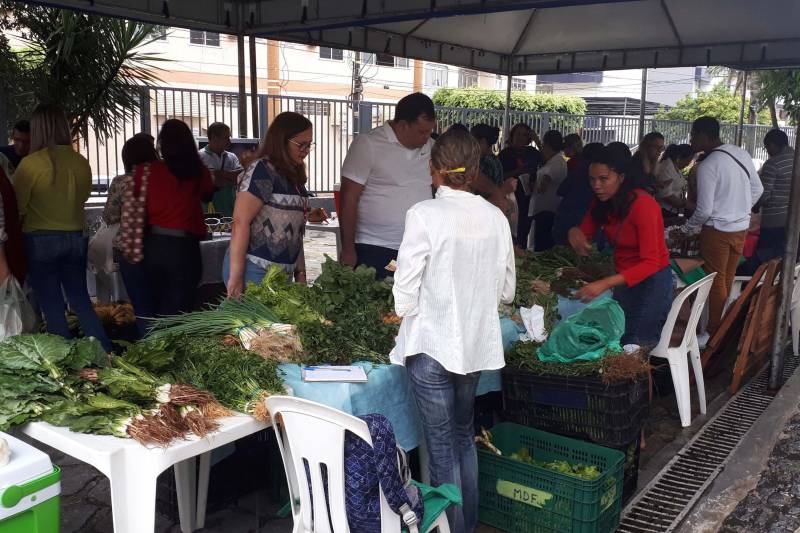 A campanha “Salvar Vidas Está no Meu Sangue”, promovida pelo Centro de Hemoterapia e Hematologia do Pará (Hemopa), que começou dia 24 deste mês, será encerrada neste sábado, 1° de dezembro, com programação especial que contará com sanduíche personalizado em homenagem ao doador de sangue, abraço simbólico ao prédio do hemocentro e campanha interna com jovens e pais do projeto “Escola da Vida” do Corpo de Bombeiros do Pará. Tudo será realizado ao longo do dia, de 7h30 às 17h.

FOTO: ASCOM HEMOPA
DATA: 30.11.2018
BELÉM - PARÁ <div class='credito_fotos'>Foto: Ascom Hemopa   |   <a href='/midias/2018/originais/e4d5c940-fec0-4059-83ea-4144623e3442.jpg' download><i class='fa-solid fa-download'></i> Download</a></div>