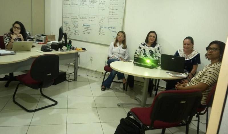 A apresentação do Programa de Fomento Produtivo às Atividades Rurais na terça-feira (29) marcou a parceria entre a Empresa de Assistência Técnica e Extensão Rural do Estado do Pará (Emater) e a Secretaria de Estado de Assistência Social, Trabalho, Emprego e Renda (Seaster).

FOTO: ASCOM EMATER
DATA: 29.05.2018
BELÉM - PARÁ <div class='credito_fotos'>Foto: ASCOM EMATER   |   <a href='/midias/2018/originais/e55ff847-aac4-45fc-b8d8-d27cd2d9288d.jpg' download><i class='fa-solid fa-download'></i> Download</a></div>
