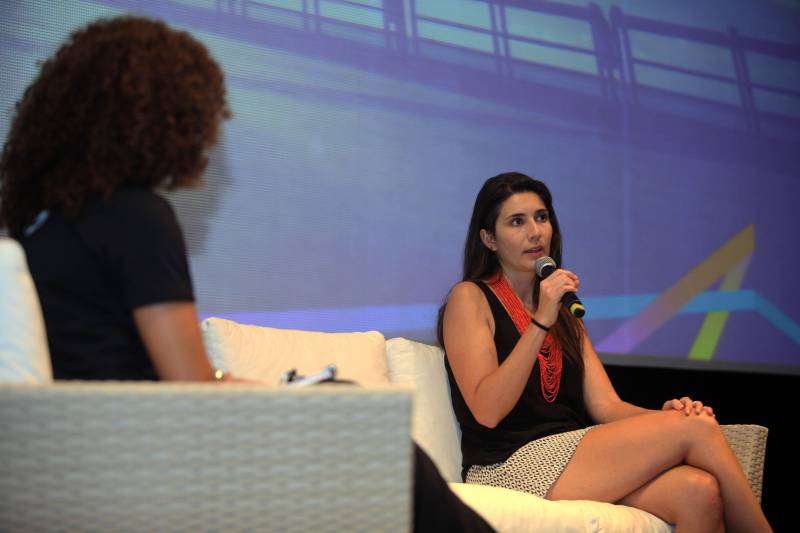 Segundo dia de Publicom 2017. O Encontro de Comunicação Pública do Pará é um evento promovido pela Secretaria de Comunicação e seu intuito é oferecer treinamento e qualificação para os profissionais de comunicação do Estado. Na foto, palestra sobre feminicídio, com Lívia Perez.
FOTO: MÁCIO FERREIRA / AG. PARÁ
DATA: 15.11.2017
BELÉM - PARÁ <div class='credito_fotos'>Foto: MÁCIO FERREIRA/ AG. PARÁ | <a href='/midias/2018/originais/e62a770b-6d30-4018-a4c8-8e667ba38113.jpg' download><i class='fa-solid fa-download'></i> Download</a></div>