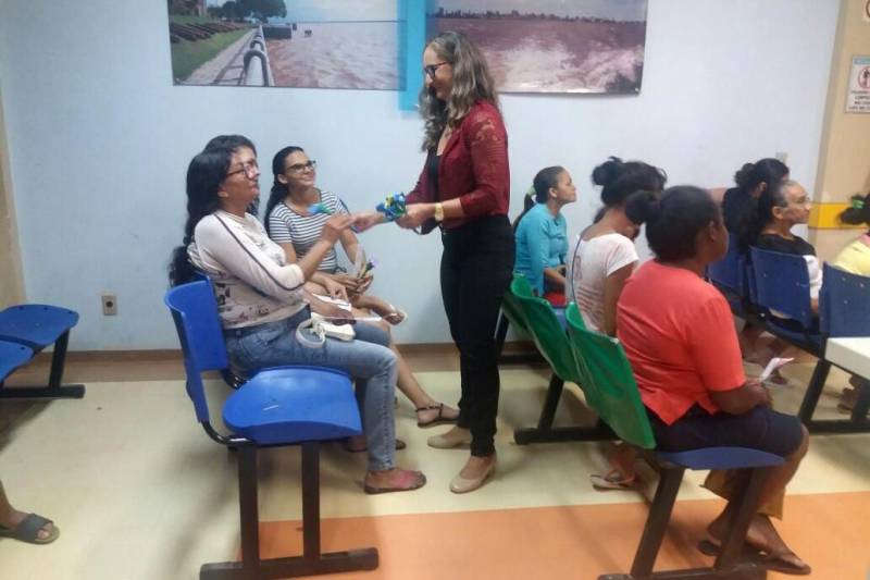 O Grupo de Trabalho de Humanização do HGT promoveu na sexta-feira (11) uma comemoração alusiva ao Dia das Mães, com apresentação de músicos da banda municipal para funcionários, usuários e acompanhantes. Houve distribuição de material educativo e palestras sobre temas relacionados à maternidade.
FOTO: ASCOM HGT
DATA: 11.05.2018
TAILÂNDIA - PARÁ <div class='credito_fotos'>Foto: ASCOM HGT TAILÂNDIA | <a href='/midias/2018/originais/e67dc03c-a54b-4f68-bc57-2e6f8e388d36.jpg' download><i class='fa-solid fa-download'></i> Download</a></div>
