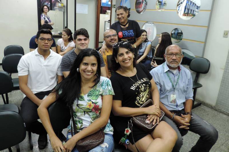 Membros da Procuradoria-Geral do Estado se reuniram nesta terça-feira (27), para doar sangue. A mobilização faz parte da Semana Nacional do Doador de Sangue, promovida pela Fundação Centro de Hemoterapia e Hematologia do Pará (Hemopa), e tem como objetivo sensibilizar a população para a importância do sangue doado para salvar vidas. Na foto, membros da PGE aguardando a doação.

FOTO: ASCOM PGE
DATA: 27.11.2018
BELÉM - PARÁ <div class='credito_fotos'>Foto: ASCOM PGE   |   <a href='/midias/2018/originais/e6a95fb5-348b-496c-80df-0eb1f0b6a7f2.jpg' download><i class='fa-solid fa-download'></i> Download</a></div>