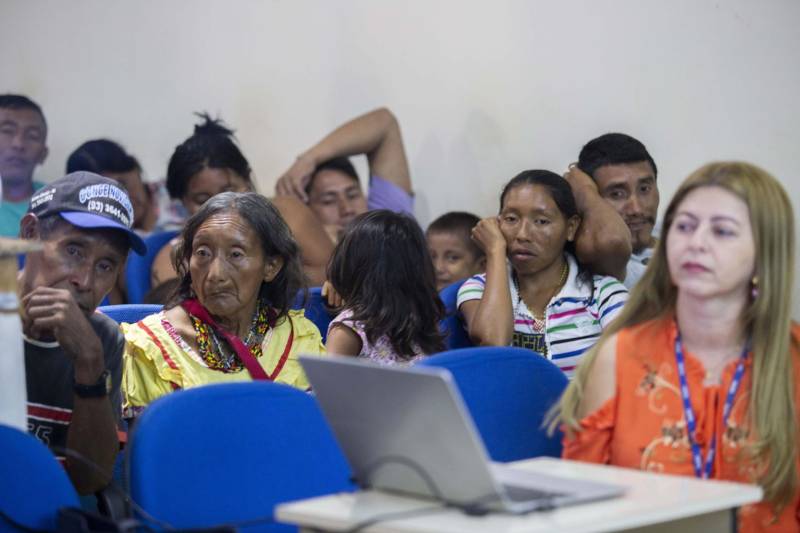 Reunião do Grupo de trabalho (GT) de educação, projeto Kuarika Naruki, para capacitação e acolhimento de povos Warao no Estado. O encontro foi realizado na tarde desta segunda-feira, 11, no auditório da Ueafto, CCBS/UEPA, em Belém.

FOTO: NAILANA THIELY / ASCOM UEPA
DATA: 11.06.2018
BELÉM - PARÁ <div class='credito_fotos'>Foto: Nailana Thiely / Ascom Uepa   |   <a href='/midias/2018/originais/e6e1497d-be3b-4779-9465-e52bfb428885.jpg' download><i class='fa-solid fa-download'></i> Download</a></div>