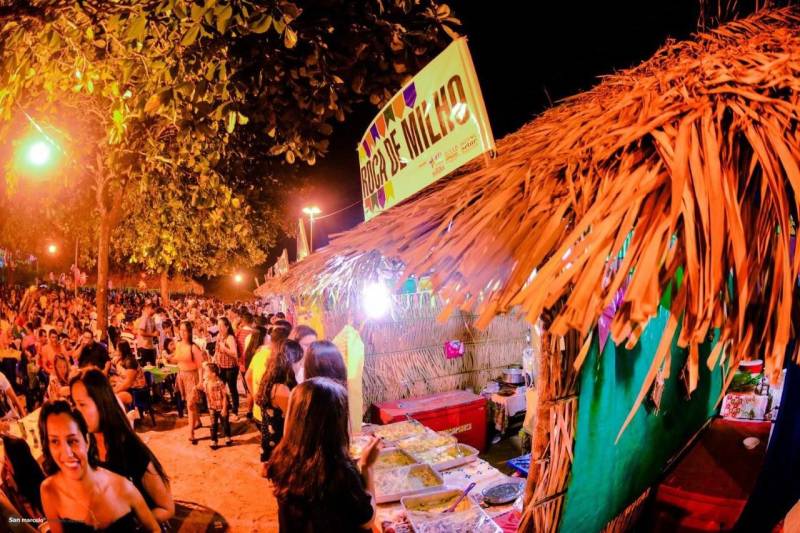 O município de Bragança abriu, nesta quinta-feira, 7, o XXX Festival Junino da cidade. Promovido pela Prefeitura Municipal, segue até 11 de junho, na Estação Cultural Armando Bordallo, renovando a tradição de três décadas, que tanto encanta os bragantinos e turistas.
FOTO: DIVULGAÇÃO
DATA: 08.06.2018
BRAGANÇA - PARÁ <div class='credito_fotos'>Foto: Divulgação | <a href='/midias/2018/originais/e7090f4a-efe0-439a-bd25-acb7bfe7331e.jpg' download><i class='fa-solid fa-download'></i> Download</a></div>