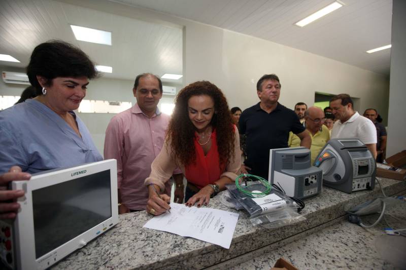 Já durante o evento em Augusto Corrêa, realizado no Centro Nossa Senhora de Nazaré e no Hospital Municipal, o prefeito Filho Barreto lembrou que o município sempre foi beneficiado com obras pela gestão estadual. Ainda em Augusto Corrêa, no Hospital Municipal (foto) foram entregues um desfibrilador e dois monitores cardíacos.
FOTO: SIDNEY OLIVEIRA / AG. PARÁ
DATA: 14.06.2018
AUGUSTO CORRÊA - PARÁ <div class='credito_fotos'>Foto: Sidney Oliveira/Ag. Pará | <a href='/midias/2018/originais/e77a85ee-a4c3-4fbb-aac0-d03353c72426.jpg' download><i class='fa-solid fa-download'></i> Download</a></div>