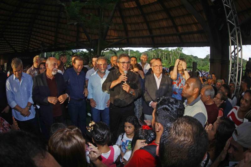 O Parque Estadual do Utinga (PEUt) o mais importante espaço de preservação e estudo da biodiversidade dentro da Região Metropolitana de Belém será reaberto à população a partir desta sexta,16, a partir das 16h30, com apresentações artísticas, com o Boi Veludinho, crianças do Pro Paz e a premiada Orquestra Sinfônica do Theatro da Paz. A apresentação será em um espaço ao ar livre e não será necessária a retirada de ingressos, por esse motivo, a recomendação é que o público chegue cedo, porque a entrada será fechada quando o espaço estiver lotado.
FOTO: THIAGO GOMES / AG PARÁ
DATA: 16.03.2018
BELÉM - PARÁ <div class='credito_fotos'>Foto: Thiago Gomes /Ag. Pará | <a href='/midias/2018/originais/e79d7773-f44a-4edf-b84d-db059303633d.jpg' download><i class='fa-solid fa-download'></i> Download</a></div>