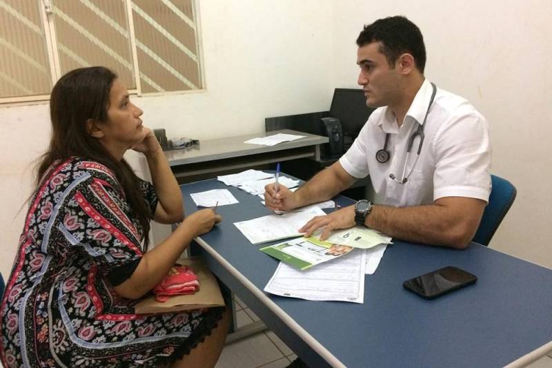O Hospital Regional do Sudeste do Pará - Dr. Geraldo Veloso (HRSP), em Marabá, está arrecadando roupas, brinquedos, calçados, roupas de cama, alimentos não perecíveis e material de higiene para ajudar as famílias atendidas pela organização não-governamental Semear, que funciona no bairro Vale do Itacaiúnas, no núcleo Cidade Nova.

FOTO: ASCOM HRSP
DATA: 12.06.2018
MARABÁ - PARÁ <div class='credito_fotos'>Foto: ASCOM HRSP   |   <a href='/midias/2018/originais/e8a6b48a-4291-4090-81ce-893493e43655.jpg' download><i class='fa-solid fa-download'></i> Download</a></div>