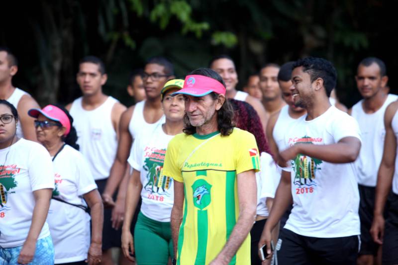 “Foi uma semana produtiva, de muito trabalho, de interação com a sociedade, e culminou com a caminhada sustentável (foto), que por sua vez foi extremamente bem-sucedida para mostrarmos que sustentabilidade também envolve saúde”. As palavras do titular da Secretaria de Estado de Meio Ambiente e Sustentabilidade (Semas), Thales Belo, encerraram uma programação vasta do Governo do Pará em alusão à Semana Mundial do Meio Ambiente.

FOTO: SIDNEY OLIVEIRA / AG. PARÁ
DATA: 09.06.2018
BELÉM - PARÁ <div class='credito_fotos'>Foto: Sidney Oliveira/Ag. Pará   |   <a href='/midias/2018/originais/e8f34ffd-b631-4ee6-b82c-6d76270952cc.jpg' download><i class='fa-solid fa-download'></i> Download</a></div>