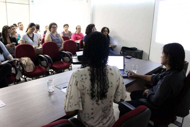 Debater caminhos e novas perspectivas da política estadual de gerenciamento costeiro no Pará foi o objetivo da mais recente programação da “Quinta da Educação Ambiental”, realizada pela Diretoria de Ordenamento, Educação e Descentralização da Gestão Ambiental da Secretaria de Estado de Meio Ambiente e Sustentabilidade (Semas) no Parque Estadual do Utinga. Durante a discussão, os técnicos da Semas, Beatriz Vilar e Clézio Fonseca, mostraram que a política é necessária para o esclarecimento das ações que serão implantadas nos territórios costeiros do Estado do Pará.
FOTO: ASCOM SEMAS
DATA: 06.04.2018
BELÉM - PARÁ <div class='credito_fotos'>Foto: ASCOM SEMAS | <a href='/midias/2018/originais/e8fe7ed4-396f-4844-a703-82374b112d8c.jpg' download><i class='fa-solid fa-download'></i> Download</a></div>