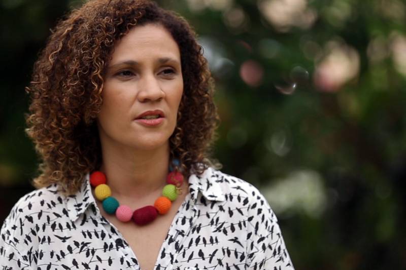 O programa 'Compartilhar', da TV Cultura do Pará, exibe seis episódios inéditos a partir desta quarta-feira (21), 19h. A novidade é que a atração ganha reprise aos domingos, 14h30. Apresentado pela jornalista Adelaide Oliveira, com produção de Ana Paula Andrade, o programa tem a missão de mostrar iniciativas e despertar reflexões sobre problemas urbanos e cidadania.
FOTO: DIVULGAÇÃO
DATA: 20.11.2018
BELÉM - PARÁ <div class='credito_fotos'>Foto: REPRODUÇÃO / TV CULTURA | <a href='/midias/2018/originais/e940bd25-2b6e-46b7-8167-fba683709559.jpg' download><i class='fa-solid fa-download'></i> Download</a></div>