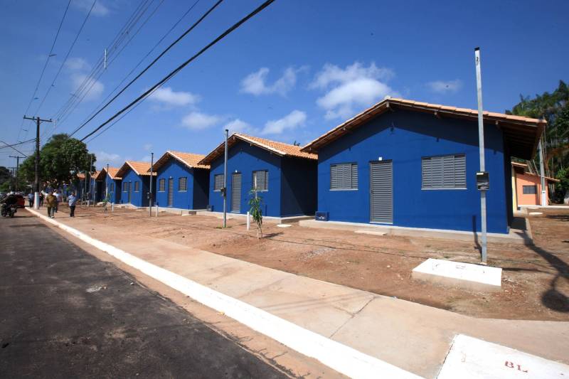 O Governo do Estado concluiu e entregou mais uma etapa do projeto Taboquinha, que está inserido nas obras do Programa de Aceleração do Crescimento-PAC, em Icoaraci, com serviços sob a coordenação da Companhia de Habitação -Cohab. Foram entregues nesta segunda-feira (04) mais 38 unidades habitacionais (foto), e a ponte do Cruzeiro.
FOTO: RODOLFO OLIVEIRA / ARQUIVO AG. PARÁ
DATA: 04.09.2017
BELÉM - PARÁ <div class='credito_fotos'>Foto: Rodolfo Oliveira/Ag. Pará | <a href='/midias/2018/originais/e964be8e-311b-45de-8cd7-a043d1585536.jpg' download><i class='fa-solid fa-download'></i> Download</a></div>