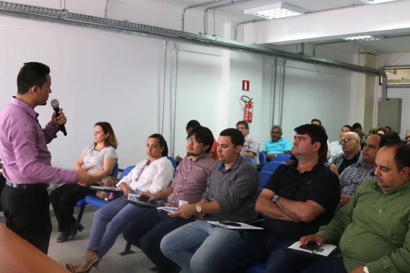 Produtores de queijo e leite do Arquipélago do Marajó fizeram uma visita técnica ao Parque de Ciência e Tecnologia Guamá (PCT Guamá), na segunda-feira (11), onde conheceram os laboratórios de Qualidade do Leite, Engenharia Biológica e Instrumentação para Produtos Agroindustriais, sendo dois específicos de leite e um de melhoramento genético de búfalas.

FOTO: ASCOM PCT GUAMÁ
DATA: 11.06.2018
BELÉM - PARÁ <div class='credito_fotos'>Foto: ASCOM / PCT GUAMÁ   |   <a href='/midias/2018/originais/e98c0b94-f492-45b5-bd8c-487197677720.jpg' download><i class='fa-solid fa-download'></i> Download</a></div>