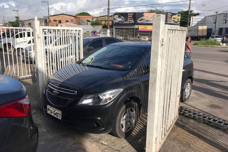 A Polícia Civil apresentou, nesta sexta-feira (6), os resultados de uma operação policial que levou às prisões de quatro pessoas acusadas de envolvimento em uma associação criminosa responsável por roubos de carros, em Belém. Dois veículos roubados foram apreendidos em poder dos presos Paulo Sérgio Neri Ferreira; Luiz Nazareno Lopes Ferreira, Anderson Matos da Silva e França Meire Gonçalves Sena.
FOTO: ASCOM POLÍCIA CIVIL
DATA: 06.04.2018
BELÉM - PARÁ <div class='credito_fotos'>Foto: Ascom Polícia Civil | <a href='/midias/2018/originais/e99c7d90-cad9-432c-bcf0-568c688c55b6.jpg' download><i class='fa-solid fa-download'></i> Download</a></div>