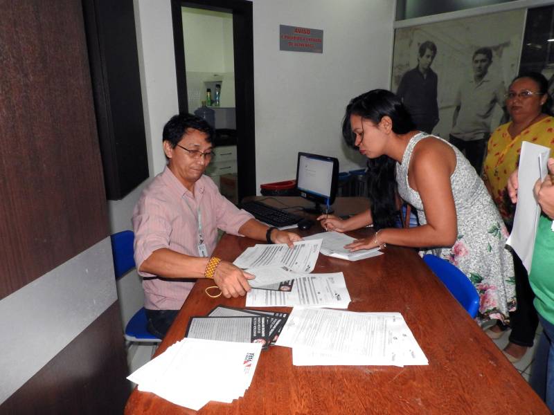O município de Castanhal, na Região Metropolitana de Belém (RMB), recebeu nesta terça-feira (20) o Movimento pela Valorização do Estatuto da Criança e do Adolescente (Mover), que promove uma capacitação destinada a elaborar com órgãos do Executivo, Legislativo e Judiciário, além de representantes da sociedade civil, conselheiros tutelares e demais membros da rede de garantia de direitos da criança e adolescentes, ações e estratégias para o fortalecimento dos direitos de menores de 18 anos. O encontro será realizado até a próxima quinta-feira (22), das 09 às 17 h, no auditório da URE 8 (Unidade Regional de Educação).
FOTO: CARLOS SODRÉ / AG. PARÁ
DATA: 19.02.2018
CASTANHAL - PARÁ <div class='credito_fotos'>Foto: CARLOS SODRÉ / AG. PARÁ | <a href='/midias/2018/originais/ea4234f9-5532-481c-bb04-852344c5f150.jpg' download><i class='fa-solid fa-download'></i> Download</a></div>