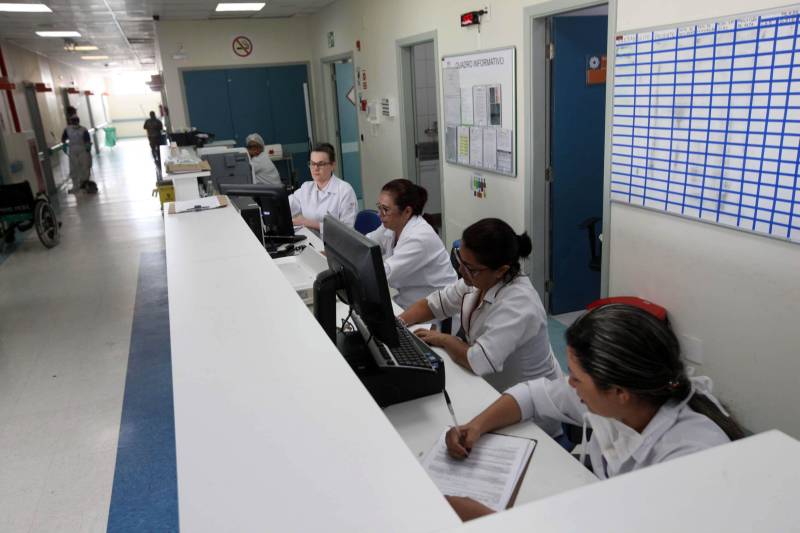 Em 2017, A Santa Casa recebeu a Acreditação Nível 1, para instituições que atendem aos critérios de segurança do paciente em todas as áreas de atividade, incluindo aspectos estruturais e assistenciais. A conquista do Certificado de Acreditação ONA 1 foi muito comemorada pelos 2.600 servidores da Santa Casa de Misericórdia do Pará. Uma onda de otimismo tomou conta do hospital e se expressava através risos, abraços e confraternizações. 

FOTO: ASCOM SANTA CASA
DATA: 18.12.2018
BELÉM - PARÁ <div class='credito_fotos'>Foto: ASCOM / SANTA CASA   |   <a href='/midias/2018/originais/eaf0a99c-6661-42b9-a410-29da0ab90e81.jpg' download><i class='fa-solid fa-download'></i> Download</a></div>