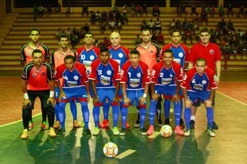 A Arena Guilherme Paraense, o Mangueirinho, sediará mais um grande evento esportivo. No próximo dia 25 (domingo) um confronto histórico marcará os preparativos da primeira participação de um time paraense na Liga Nacional de Futsal. A Associação Esportiva Shouse (foto) será o primeiro representante do Norte do Brasil na competição e enfrentará o consagrado time do Corinthians (SP), em um amistoso marcado para as 10h.
FOTO: DIVULGAÇÃO
DATA: 14.02.2018
BELÉM - PARÁ <div class='credito_fotos'>Foto: Divulgação | <a href='/midias/2018/originais/eba2579e-5002-4e9e-8467-e85f9543804c.jpg' download><i class='fa-solid fa-download'></i> Download</a></div>
