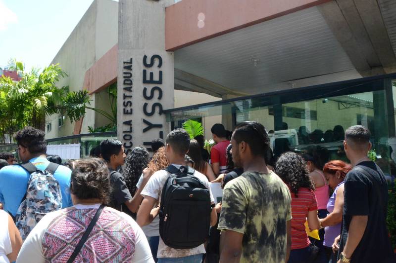 Neste domingo dia 4 de novembro, mais de 280 mil inscritos no Exame Nacional do Ensino Médio (Enem), somente no Pará. Na foto, prova na Escola Ulysses Guimarães, no centro de Belém.
FOTO: FERNANDO NOBRE / ASCOM SEDUC
DATA: 04.11.2018
BELÉM - PARÁ <div class='credito_fotos'>Foto: FERNANDO NOBRE/ASCOM SEDUC | <a href='/midias/2018/originais/ebb302a6-95a2-4436-9ec8-8c371f6a1378.jpg' download><i class='fa-solid fa-download'></i> Download</a></div>