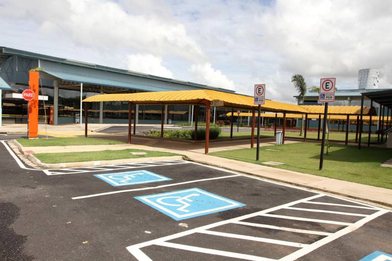 O Centro Integrado de Inclusão e Reabilitação (CIIR), em Belém, recebeu no último sábado (1°) a visita do tetracampeão paralímpico de judô Antônio Tenório. Acompanhado pelo diretor-executivo do Centro, José Neto, de outros diretores e fisioterapeutas, que descreveram a estrutura oferecida à população, o paratleta aprovou os recursos disponíveis no espaço.

FOTO: CRISTINO MARTINS / AG. PARÁ
DATA: 01.12.2018
BELÉM - PARÁ <div class='credito_fotos'>Foto: Cristino Martins/Ag. Pará   |   <a href='/midias/2018/originais/ec4cfee0-816c-4a2f-a954-6ed746a57c94.jpg' download><i class='fa-solid fa-download'></i> Download</a></div>