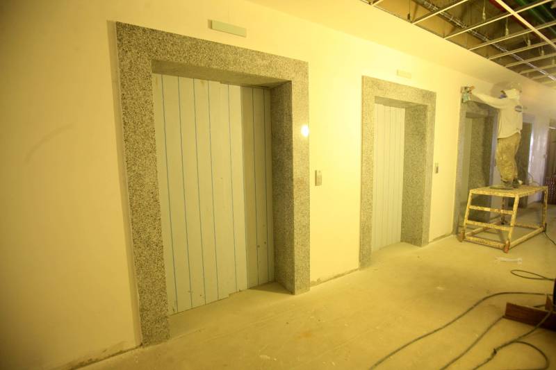 Construção do novo hospital Doutor Abelardo Santos, empreendimento do Governo do Estado sob a coordenação da Secretaria de Estado de Desenvolvimento Urbano e Obras Públicas (Sedop). A obra avançou e está com 70% de serviços executados, sendo que 500 homens trabalham distribuídos em turnos de segunda a sábado, de 7h às 22 horas.
FOTO: RODOLFO OLIVEIRA / AG. PARÁ
DATA: 11.04.2018
BELÉM - PARÁ <div class='credito_fotos'>Foto: Rodolfo Oliveira/Ag. Pará | <a href='/midias/2018/originais/eca8360a-8c9c-417f-8a3c-eddb756df0fc.jpg' download><i class='fa-solid fa-download'></i> Download</a></div>