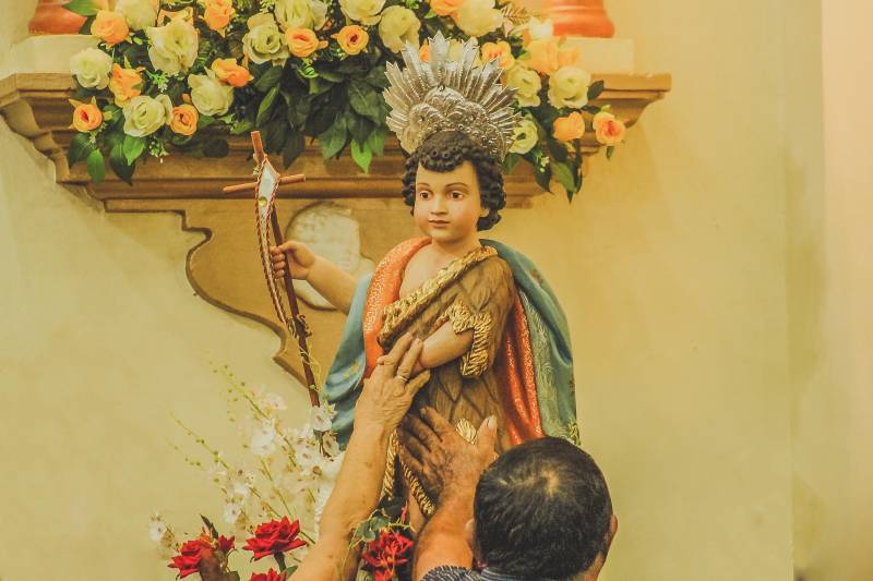 A população de Cametá, no Tocantins, comemorou neste domingo (24), o último dia da festividade do padroeiro da cidade, São João Batista, que vem ganhando homenagem especial desde o dia 14 de junho.
FOTO: TONINHO CASTRO / PREFEITURA DE CAMETÁ
DATA: 24.06.2018
CAMETÁ - PARÁ <div class='credito_fotos'>Foto: TONINHO CASTRO / PREFEITURA DE CAMETÁ | <a href='/midias/2018/originais/ed192f36-4a46-4859-8bb7-0b5953393235.jpg' download><i class='fa-solid fa-download'></i> Download</a></div>