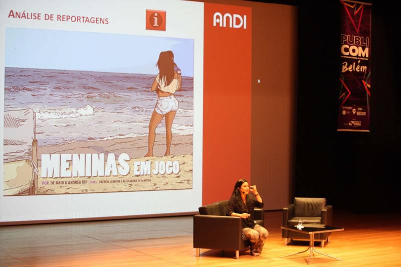 Todas as pessoas que deixaram o teatro onde acontece o Publicom Belém 2018 saíram animadas com o primeiro dia de evento, que encerrou às 20h desta segunda-feira (11). Ter a oportunidade de conhecer mais sobre temas atuais, conhecer de perto profissionais de sucesso da área de comunicação e trocar experiências com estudantes e outros profissionais da área foram os benefícios mais citados por quem participou do evento, que já acontece desde 2013. Na foto, a jornalista Luciana Abade.
FOTO: RODOLFO OLIVEIRA / AG. PARÁ
DATA: 11.06.2018
BELÉM - PARÁ <div class='credito_fotos'>Foto: Rodolfo Oliveira/Ag. Pará | <a href='/midias/2018/originais/ee000c3a-e3c5-40b4-9d4b-42f57d5949bb.jpg' download><i class='fa-solid fa-download'></i> Download</a></div>