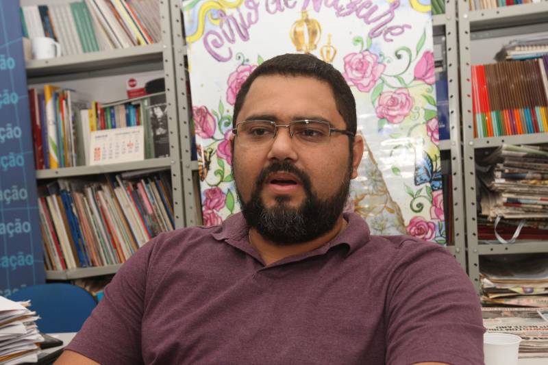 Para o secretário adjunto do trabalho, Ewerson Costa (foto) este é um resultado muito positivo e justo ao Estado do Pará que hoje ocupa uma posição de destaque no cenário nacional. Ele destaca ainda que estes resultados reforçam a condição fiscal do Estado. “ Além das contas, dos salários, hoje o Estado tem crédito e possui uma das melhores notas para conseguir um empréstimo, seja no Brasil ou em outro País, isso traz ao segmento empresarial uma perspectiva de investimento. A própria Fiepa aponta, até 2020, 127 bilhões de reais previstos para entrar na economia do Estado”, explicou.
FOTO: CARLOS SODRÉ / AG. PARÁ
DATA: 26.10.2018
BELÉM - PARÁ <div class='credito_fotos'>Foto: CARLOS SODRÉ / AG. PARÁ | <a href='/midias/2018/originais/ee8a07b9-90b4-4cdd-97d8-3557017c3c42.jpg' download><i class='fa-solid fa-download'></i> Download</a></div>