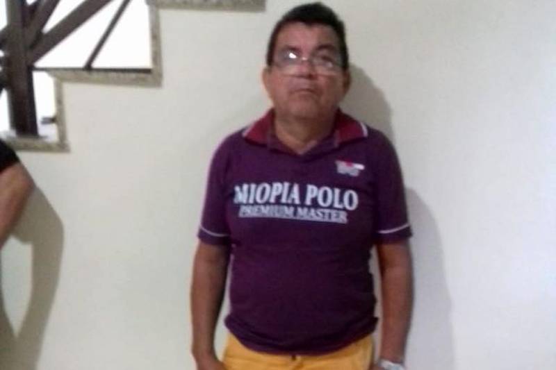 A Polícia Civil prossegue, até o dia 2 de junho, com a Operação "Faça Bonito", que prendeu no sábado, 12, em cumprimento a mandado de prisão preventiva, por crime de estupro de vulnerável, Nelson Goes Monteiro, 57 anos (foto). A operação objetiva dar celeridade a procedimentos para apurar crimes contra crianças e adolescentes, em especial, violência sexual.
FOTO: ASCOM POLÍCIA CIVIL
DATA: 21.05.2018
BELÉM - PARÁ <div class='credito_fotos'>Foto: Ascom Polícia Civil | <a href='/midias/2018/originais/ef7efd42-cb4d-4b7c-afe8-805a03673131.jpg' download><i class='fa-solid fa-download'></i> Download</a></div>