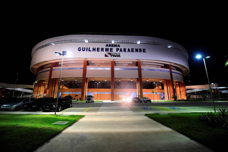 A Arena Guilherme Paraense, o Mangueirinho, será palco de uma das principais competições de futsal do Brasil: a Liga Nacional de Futsal 2018 (LNF). É a primeira vez na história da competição que a região norte terá um representante. Os estreantes serão os paraenses da Associação Esportiva Shouse, que irão enfrentar o São José Futsal, no próximo dia 19 de março, às 20h.
FOTO: LEANDRO SANTANA / ASCOM SEEL
DATA: 15.03.2018
BELÉM - PARÁ <div class='credito_fotos'>Foto: LEANDRO SANTANA / ASCOM SEEL | <a href='/midias/2018/originais/efb8ecf2-e035-47c8-800e-1b17b3db9554.jpg' download><i class='fa-solid fa-download'></i> Download</a></div>
