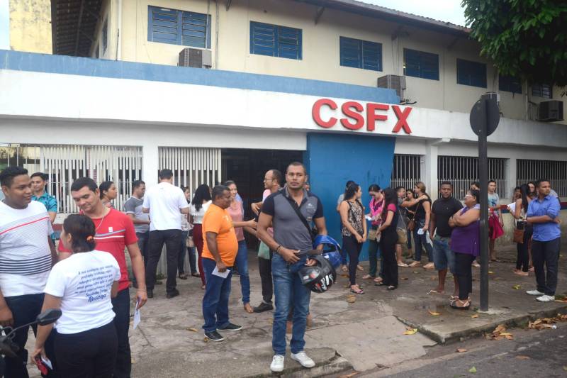 No município de Abaetetuba (foto), 3.015 candidatos fizeram a prova do concurso da Seduc.
FOTO: ELISEU DIAS / ASCOM SEDUC
DATA: 24.06.2018
ABAETETUBA - PARÁ <div class='credito_fotos'>Foto: Eliseu Dias / Ascom Seduc | <a href='/midias/2018/originais/efe8f6c3-78aa-4396-beed-3e8cddf3deec.jpg' download><i class='fa-solid fa-download'></i> Download</a></div>