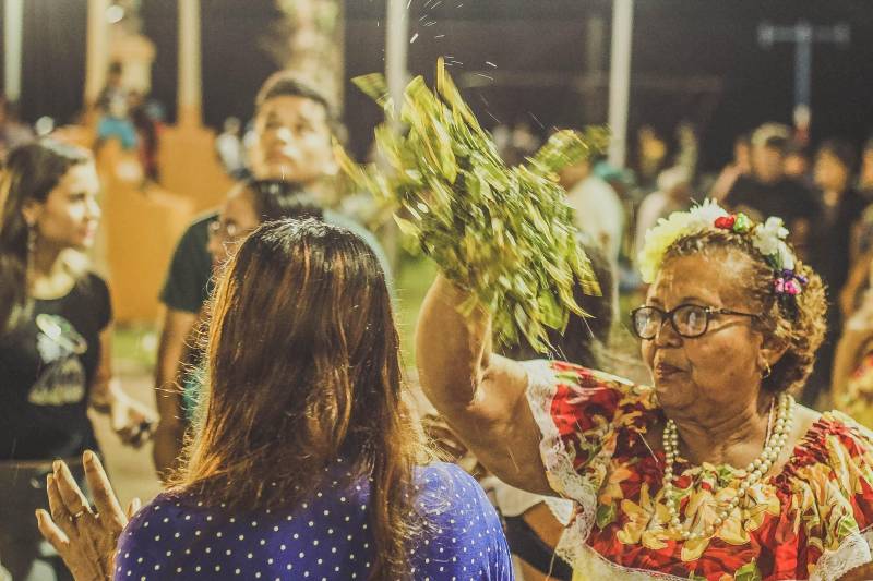 A população de Cametá, no Tocantins, comemorou neste domingo (24), o último dia da festividade do padroeiro da cidade, São João Batista, que vem ganhando homenagem especial desde o dia 14 de junho.
FOTO: TONINHO CASTRO / PREFEITURA DE CAMETÁ
DATA: 24.06.2018
CAMETÁ - PARÁ <div class='credito_fotos'>Foto: TONINHO CASTRO / PREFEITURA DE CAMETÁ | <a href='/midias/2018/originais/f2960f21-0c48-41cd-9988-c6d294469cd7.jpg' download><i class='fa-solid fa-download'></i> Download</a></div>