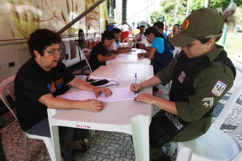 As principais avenidas do centro de Belém ganharam um tom especial e de solidariedade, neste domingo (25), com a “Caminhada pela Vida”, promovida pela Fundação Centro de Hemoterapia e Hematologia (Hemopa), em comemoração ao Dia Nacional do Doador Voluntário de Sangue, festejado na hemorrede brasileira, que é composta por 32 hemocentros.

FOTO: CARLOS SODRÉ/AG. PARÁ
DATA: 25.11.2018
BELÉM - PARÁ <div class='credito_fotos'>Foto: Carlos Sodré /Ag. Pa   |   <a href='/midias/2018/originais/f39ee05e-4d4f-4fd5-a734-03b1b86ea58a.jpg' download><i class='fa-solid fa-download'></i> Download</a></div>