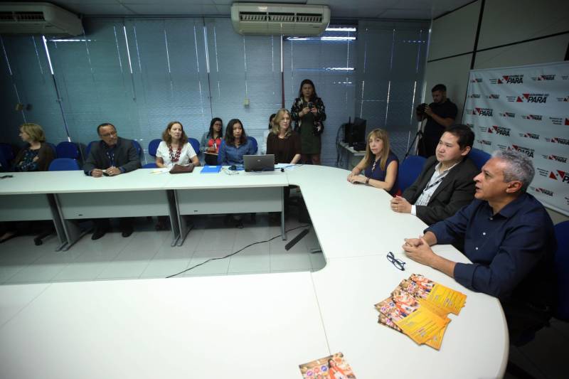 O 23º sorteio do Programa Nota Fiscal Cidadã, de estímulo a cidadania fiscal ocorreu nesta quarta-feira (20) na sede da Secretaria de Estadoda Fazenda (Sefa), em Belém.
FOTO: MARCELO LELIS / AG. PARÁ
DATA: 20.06.2018
BELÉM - PARÁ <div class='credito_fotos'>Foto: Marcelo Lelis / Ag. Pará | <a href='/midias/2018/originais/f4287b82-8c8e-4f2f-900b-41cd2bc8bf5d.jpg' download><i class='fa-solid fa-download'></i> Download</a></div>