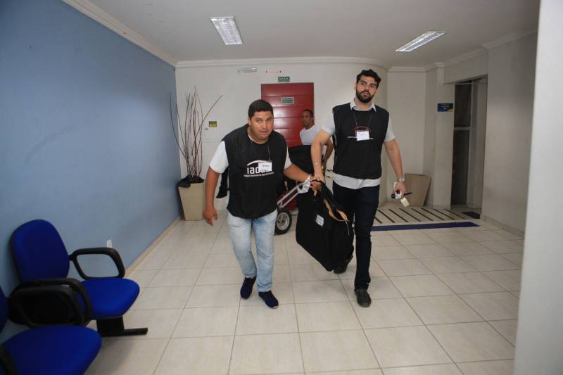 As provas objetivas e subjetivas do concurso da Agência de Regulação e Controle de Serviços Públicos do Estado do Pará (Arcon, na foto) ocorreram na manhã desta domingo, 8. No total, 6.436 candidatos se inscreveram para disputar as 34 vagas do concurso público C-175, destinado ao provimento de cargos de níveis médio e superior. O certame será executado pelo Instituto Americano de Desenvolvimento (Iades).
FOTO: CARLOS SODRÉ / AG. PARÁ
DATA: 08.07.2018
BELÉM - PARÁ <div class='credito_fotos'>Foto: Carlos Sodré/Agência Pará | <a href='/midias/2018/originais/f4588036-395d-47a9-a0b8-aff4858cce9f.jpg' download><i class='fa-solid fa-download'></i> Download</a></div>