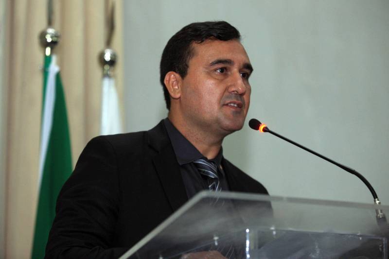 A Secretaria de Estado de Segurança Pública e Defesa Social (Segup), por meio do Instituto de Ensino de Segurança Pública (Iesp), realizou, nesta quarta-feira, 28, no auditório do Ciaba, as formaturas das turmas do Curso Superior de Polícia e Bombeiro Militar CSPBM/2018- Especialização em Gestão Estratégica e Defesa Social e dos cursos de Aperfeiçoamento de Oficiais- CAO/2018 da Polícia Militar do Pará e do Corpo de Bombeiros Militar do Pará- Especialização em Defesa Social em Cidadania. Na foto, Ricardo Caçapietra, diretor do Iesp.

FOTO: SIDNEY OLIVEIRA / AG. PARÁ
DATA: 28.11.2018
BELÉM - PARÁ <div class='credito_fotos'>Foto: Sidney Oliveira/Ag. Pará   |   <a href='/midias/2018/originais/f50d96e6-f9a4-4b99-8ca4-5747d2c3702c.jpg' download><i class='fa-solid fa-download'></i> Download</a></div>