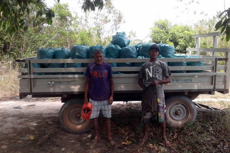 Mais de 500 famílias do município de Portel, no Marajó, contam, desde o começo do mês, com um trator de 75 cv e uma carreta fixa. Veículos que auxiliam na produção rural dos agricultores atendidos regularmente pelo escritório local da Empresa de Assistência Técnica e Extensão Rural do Estado do Pará (Emater).

FOTO: ASCOM EMATER
DATA: 23.11.2018
PORTEL - PARÁ <div class='credito_fotos'>Foto: ASCOM EMATER   |   <a href='/midias/2018/originais/f56d7b00-5851-482a-a6e6-b69293b3594a.jpg' download><i class='fa-solid fa-download'></i> Download</a></div>