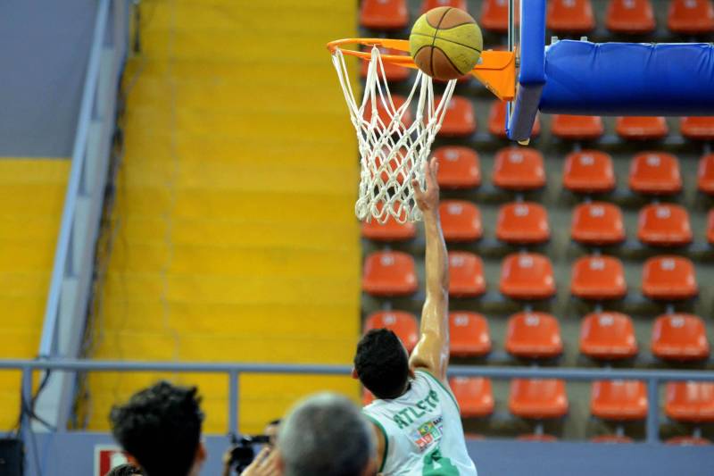 A 60ª edição dos Jogos Estudantis Paraenses (JEPs) encerrou neste domingo (24), na Arena Guilherme Paraense, em Belém. Após dois dias de competições, foram conhecidas as 16 equipes das modalidades coletivas de basquete, volei, futsal e handebol, nas categorias "A" (12 a 14 anos) e "B" (15 a 17 anos) que vão representar o Pará na etapa nacional dos Jogos Escolares da Juventude, em setembro.
FOTO: FERNANDO NOBRE / ASCOM SEDUC
DATA: 24.06.2018
BELÉM - PARÁ <div class='credito_fotos'>Foto: FERNANDO NOBRE/ASCOM SEDUC | <a href='/midias/2018/originais/f57b2f13-0c5e-4ae6-b9f4-b72a737d0343.jpg' download><i class='fa-solid fa-download'></i> Download</a></div>
