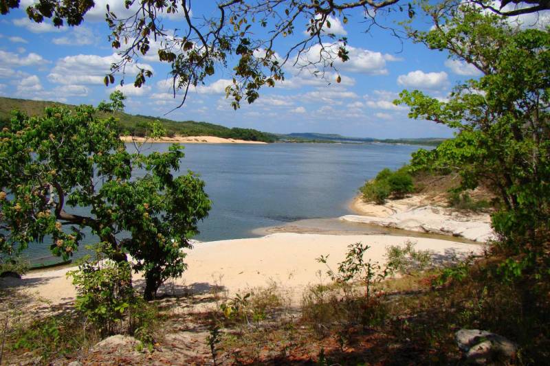 A gerência da Região Administrativa do Araguaia (GRA), vinculada ao Instituto de Desenvolvimento Florestal e da Biodiversidade (Ideflor-bio), realiza até o dia 20 de abril, inscrições para a renovação dos Conselhos Gestores da Área de Proteção Ambiental Araguaia (APA Araguaia) (foto) e do Parque Estadual Serra dos Martírios - Andorinhas (Pesam), localizados no município de São Geraldo do Araguaia, no sudeste paraense.
FOTO: ASCOM IDEFLOR-BIO
DATA: 11.04.2018
SÃO GERALDO DO ARAGUAIA - PARÁ <div class='credito_fotos'>Foto: Ascom Ideflor-Bio | <a href='/midias/2018/originais/f5fdf89d-4314-4544-963e-bbfeef46af68.jpg' download><i class='fa-solid fa-download'></i> Download</a></div>