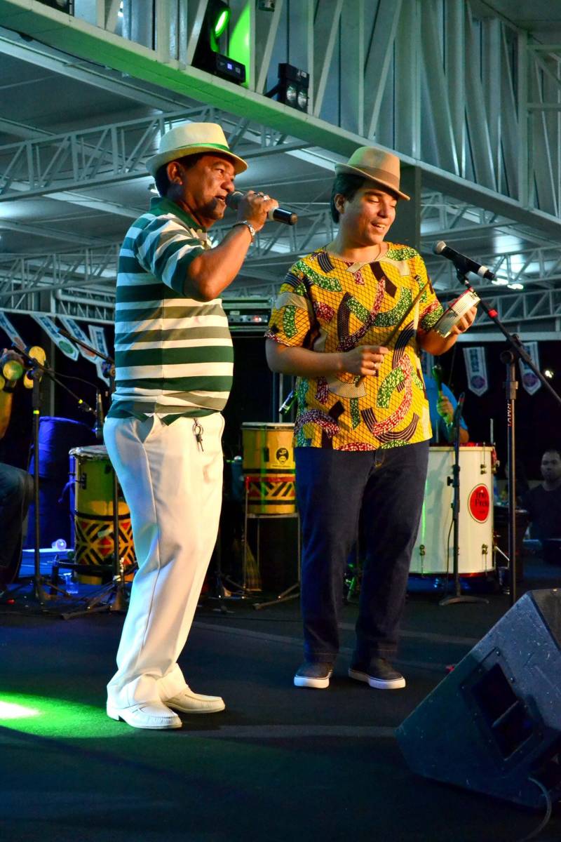 A segunda edição da Feira Livre de Arte e Cultura promovida pela Fundação Cultural do Pará (FCP) será nos dias 9 e 10 de março, no Centur, a partir das 17h. A programação inclui apresentações musicais, teatrais, espaços para comercialização de produtos autorais, dos mais variados estilos, além de literatura, gastronomia, artesanato, design e moda. Entre os shows musicais da Feira estão: Gaby Amarantos, Luê, Baile da Saudade, Baile do Mestre Cupijó, além de uma homenagem ao Mestre Vieira, falecido em fevereiro. Haverá também uma apresentação do grupo Palhaços Trovadores. Além de um espaço para lazer, o evento tem como objetivo promover novos empreendedores locais, marcas, produtos e incentivar a criatividade.
FOTO: ASCOM / FCP
DATA: 01.03.2018
BELÉM - PARÁ <div class='credito_fotos'>Foto: ASCOM FCP | <a href='/midias/2018/originais/f66c9644-5ad6-4f02-9582-114636be04a9.jpg' download><i class='fa-solid fa-download'></i> Download</a></div>