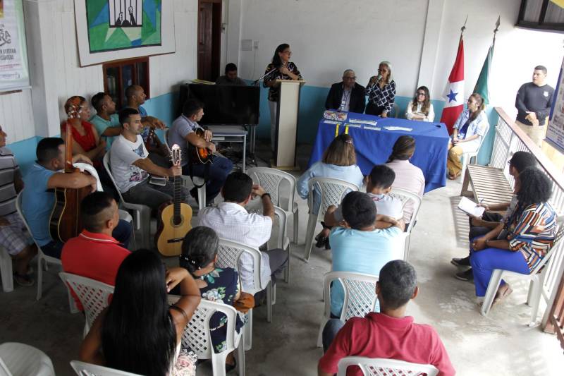 A Superintendência do Sistema Penitenciário do Estado (Susipe) realizou nesta quinta-feira, 10, a premiação do 3º Concurso de Redação realizado pela Defensoria Pública da União (DPU), com o apoio do Departamento Penitenciário Nacional (Depen), e que teve como tema "Mais direitos, menos grades". O evento teve por objetivo a certificação dos internos custodiados no Centro de Recuperação do Coqueiro (CRC), que conquistaram os três primeiros lugares de todo o Brasil.
FOTO: AKIRA ONUMA / ASCOM SUSIPE
DATA: 10.05.2018
BELÉM - PARÁ <div class='credito_fotos'>Foto: Akira Onuma / Ascom Susipe | <a href='/midias/2018/originais/f6e65c0d-8253-447e-ae39-168a51dac02c.jpg' download><i class='fa-solid fa-download'></i> Download</a></div>
